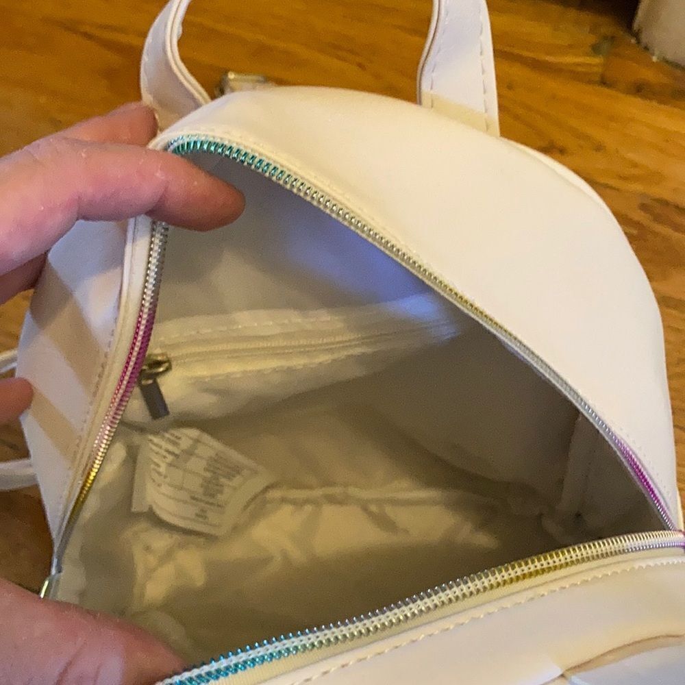 1 LEFT! Iridescent bunny backpack - Picture 5 of 8